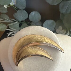 Vintage Crown Trifari Gold Tone Crescent Brooch